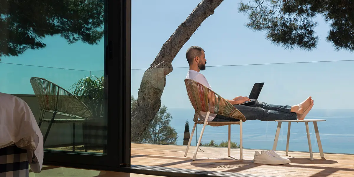 Working remotely vs working in a dedicated office